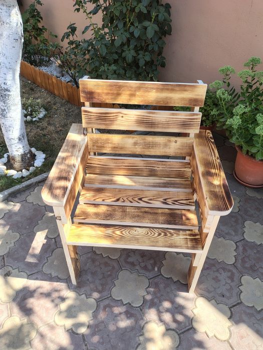 Mobilier de grădină confecționat din lemn de brad..La preferințele cliientilui  se poate și vopsi.