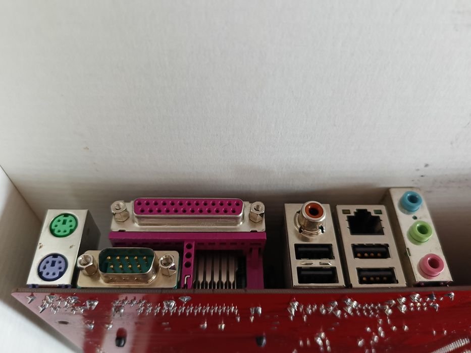 Материнская плата