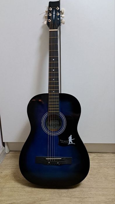 Продам гитару. .