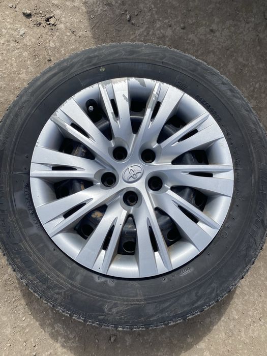 Продаются зимние шины Bridgestone 215/60r16
