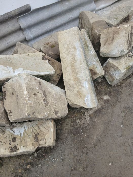 Piatră naturală pentru zidărie fundație sau beci.
