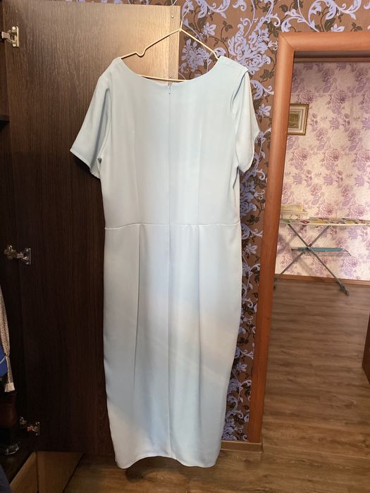 Продаю б/у платья и кофты