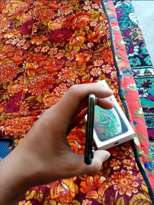 Ipxone xs max 64gb