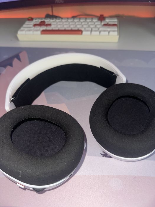 Vand casti steelseries