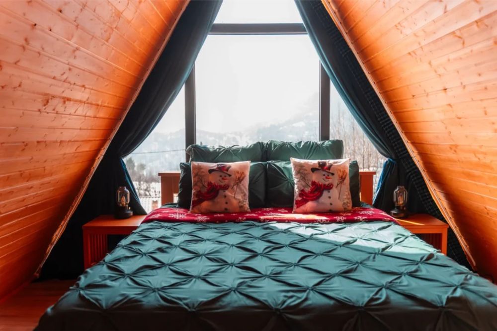 Vând cabane la munte