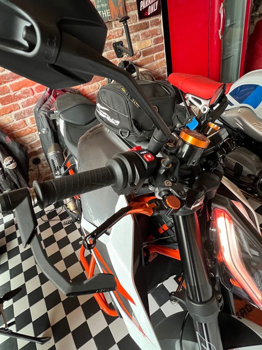 KTM super Duke R