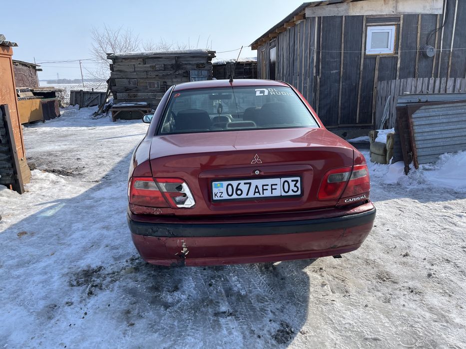 Проадам машину Митсубиси CARISMA