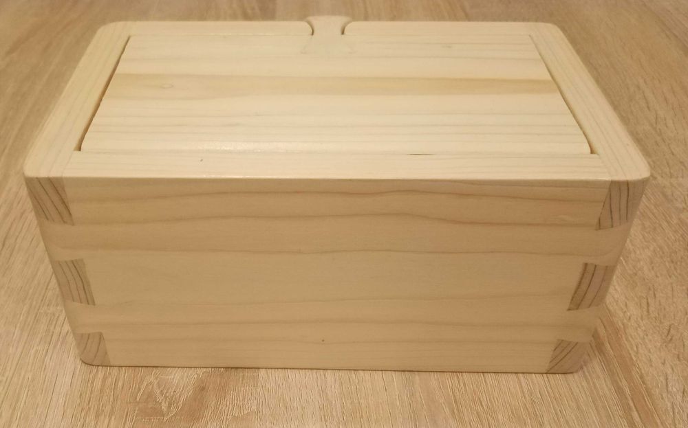 Дървена кутия за бижута, часовници и .тн.