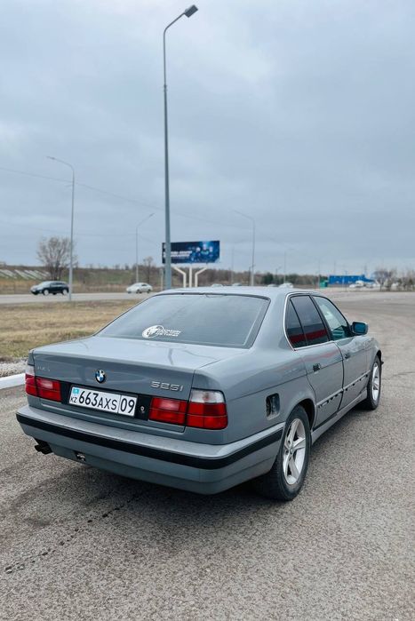 БМВ е34 525i 1988 год