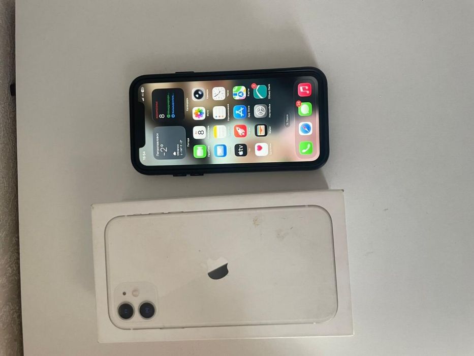 Продам айфон 11 на 64