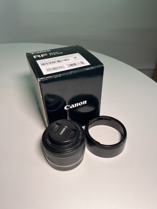 Объектив Canon RF 50mm f/1.8 STM