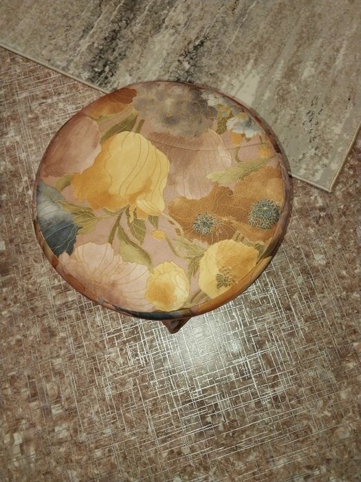 Продам пуфик. Срочно.