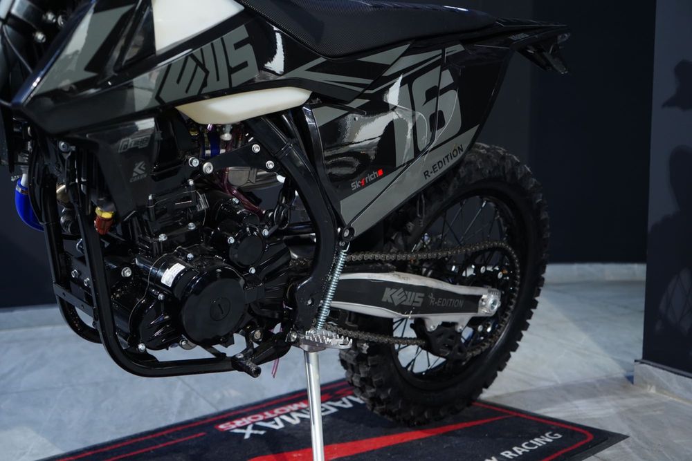 Мотоцикл Kews K16 R-edition