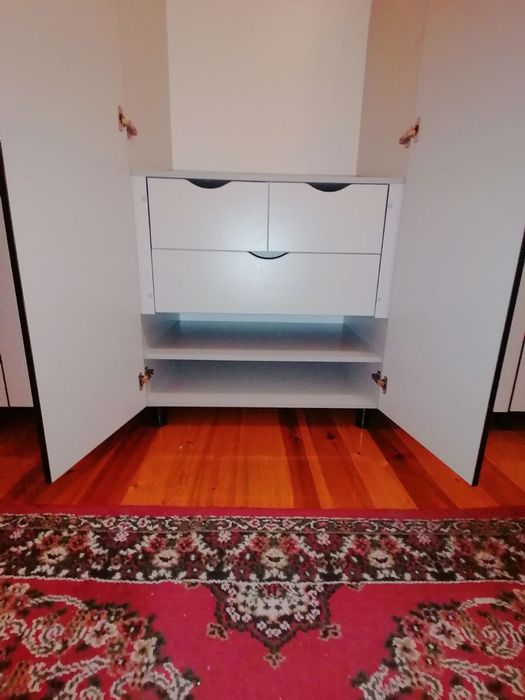 Срочно продаётся шкаф гарнитур