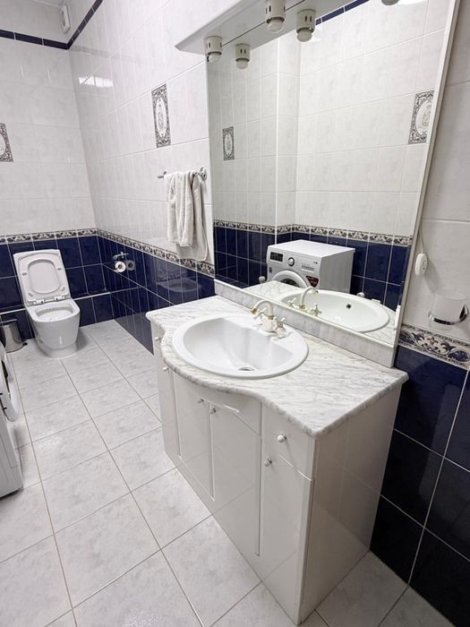 Продам срочно: унитазы, биде, полотенцесушители, ванна