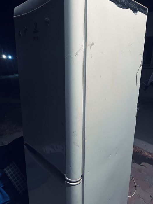 Холодник indesit