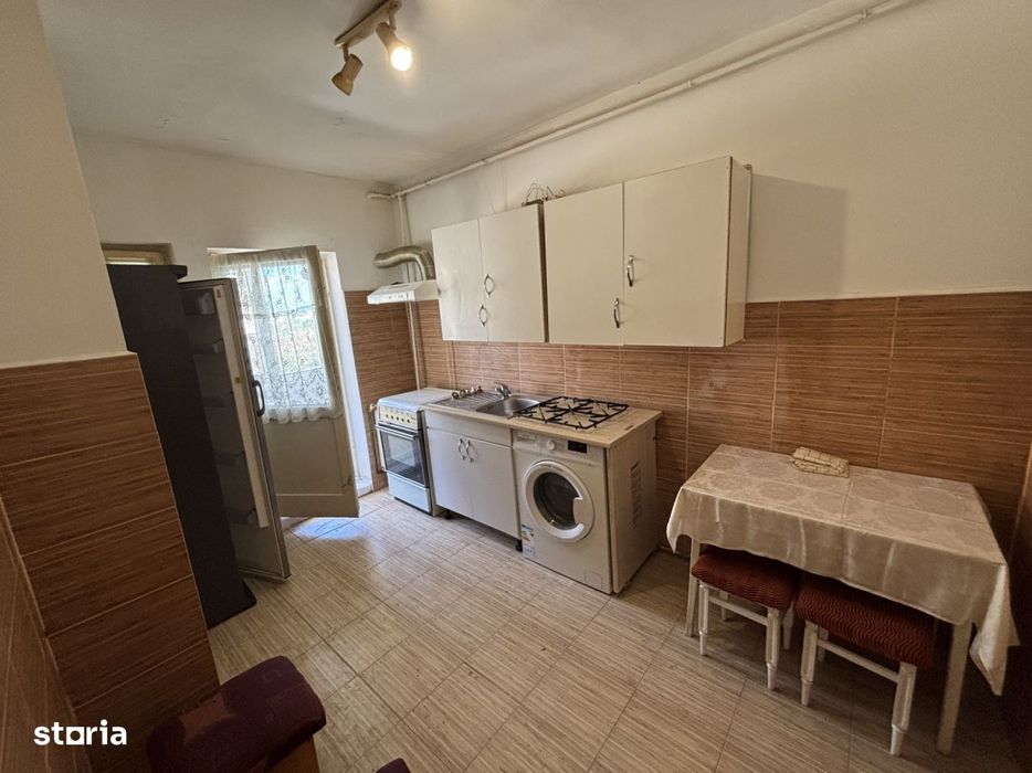 Apartament 3 camere zona Livada Postei