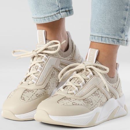 Оригинални дамски обувки Guess 39 номер