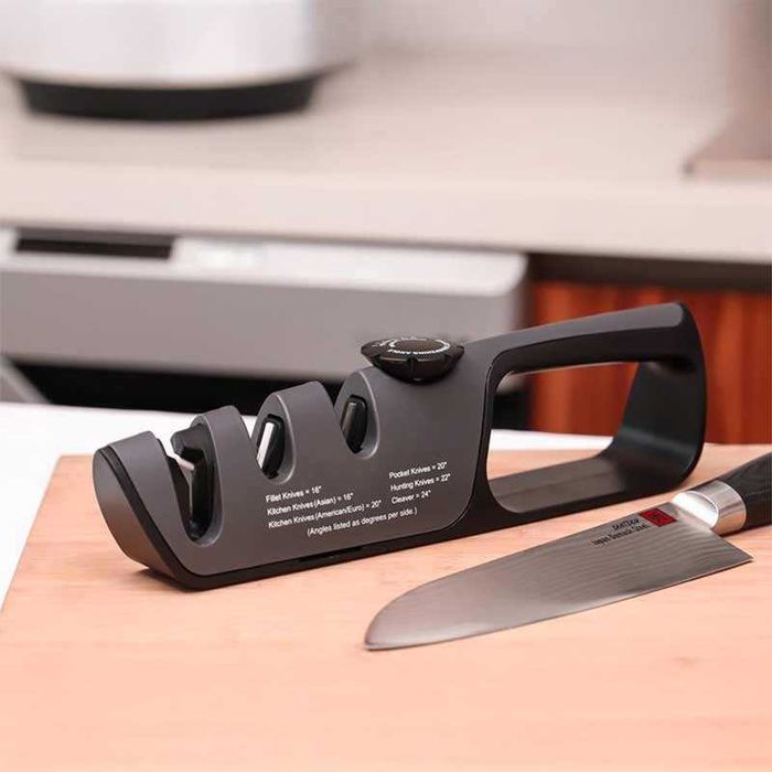 Универсално точило за ножове и ножици с регулируем ъгъл