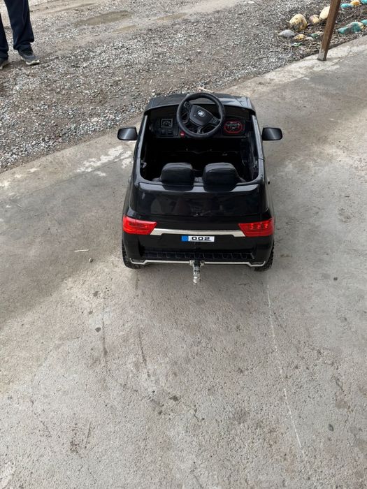 Машина детская новая почти