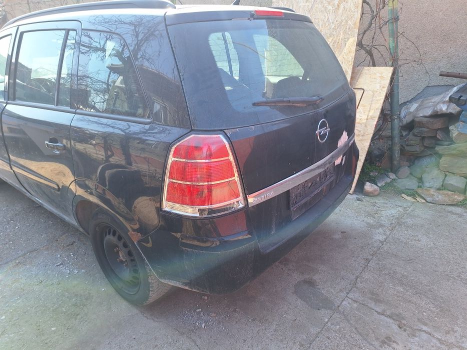 Dezmembrez opel zafira b 1.9