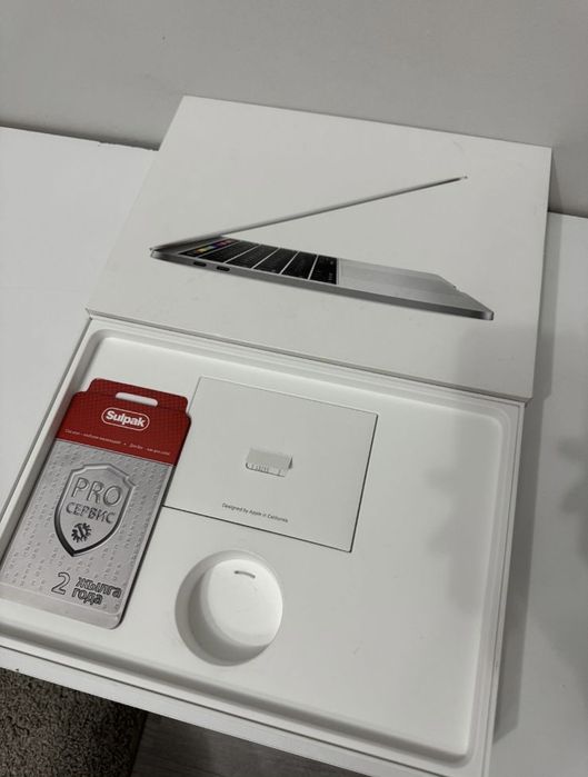 Макбук Про / MacBook Pro 13 Tauchbar 2019