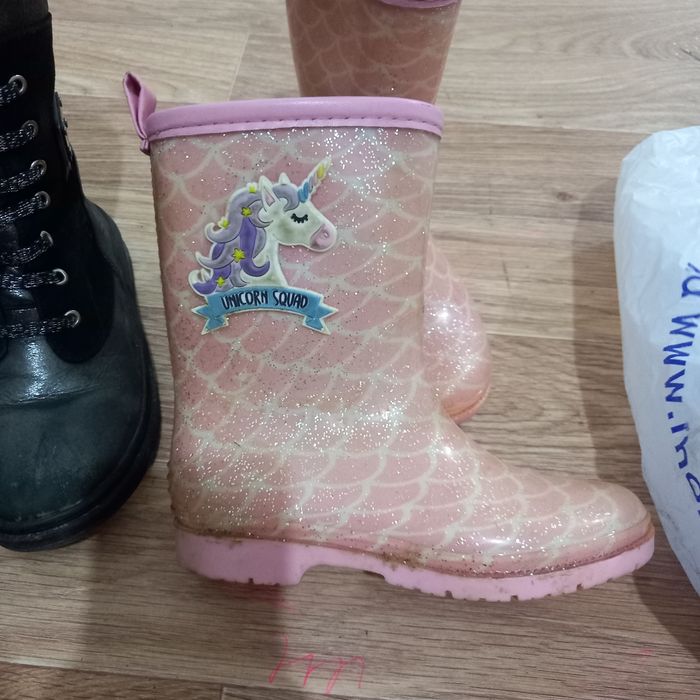 Продаю детские сапожки