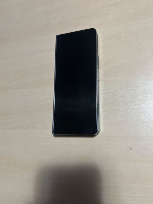 Samsung Galaxy  flod 4