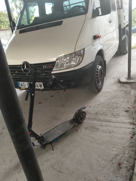 Vând 3 trotinete electrice  de piese