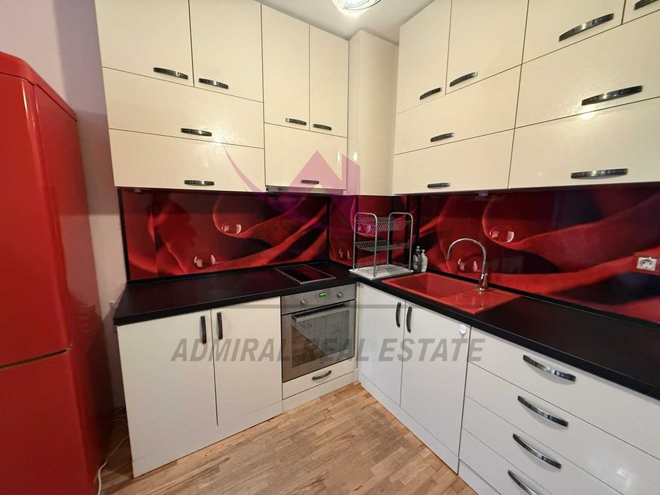 Дава се под наем Двустаен апартамент в Варна, Колхозен пазар - 75 кв.м за 498.27 € - Снимка #1