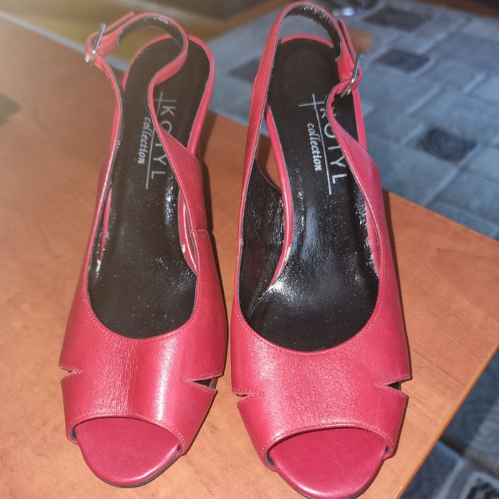 Sandale piele rosii 37 noi