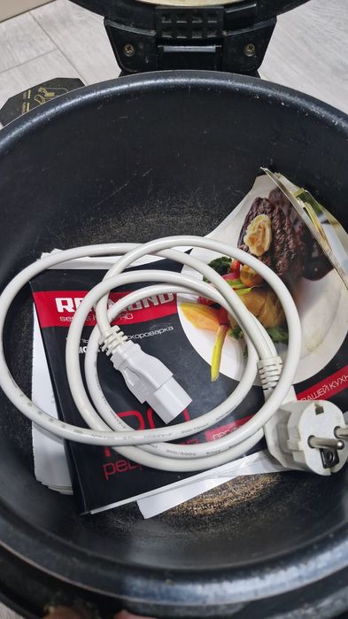 Продаётся мультиварка в отличное состояние.