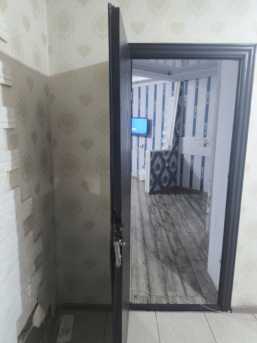 Продаём дверь срочно