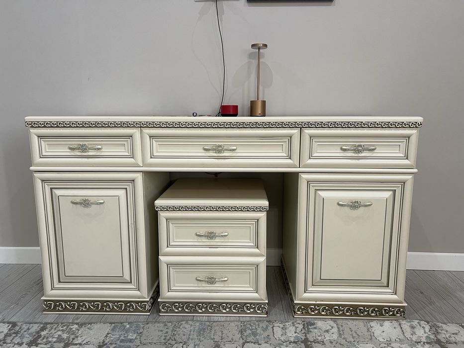 Продам Спальный гарнитур