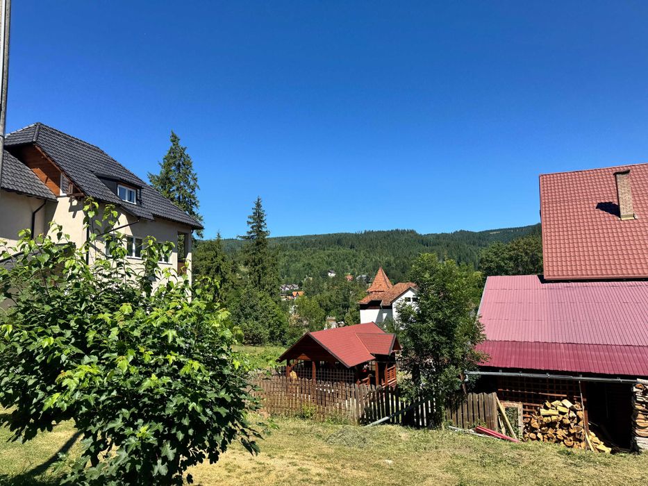 Vând!! Vila cu 17 camere în inima Borsecului – lângă Izvorul 10