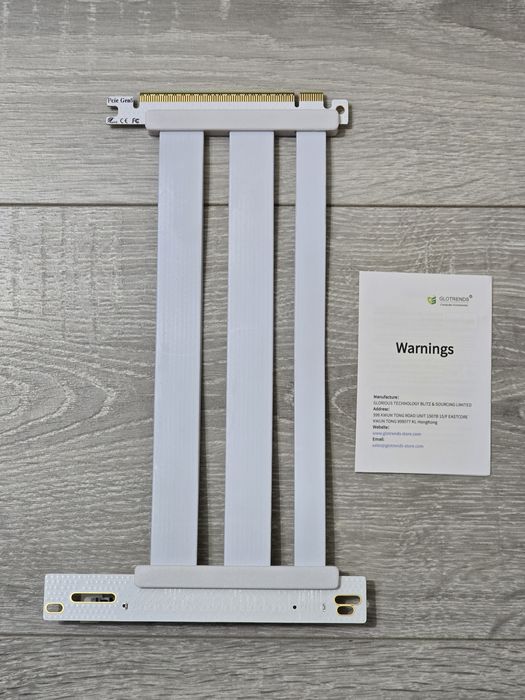 Cablu Riser PCIe 5.0 GLOTRENDS 200mm – 90° Vertical GPU