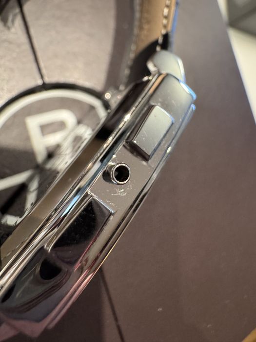 Продавам оригинален часовник Raymond Wail