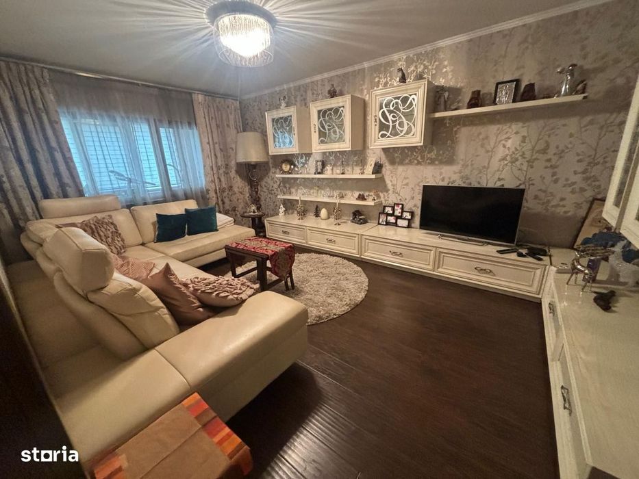 Apartament 3 camere, Palas, cu garaj si loc de parcare