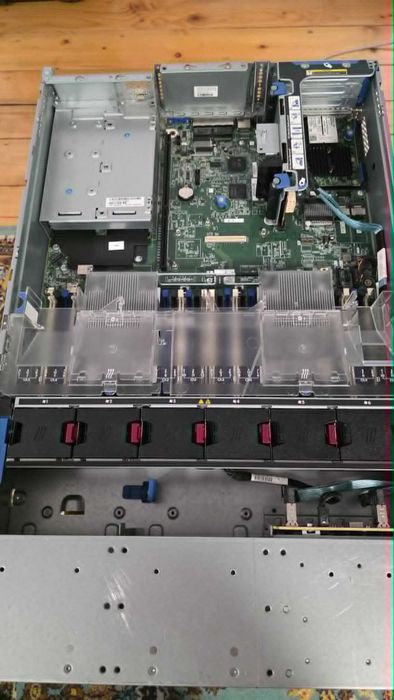 Server HPE ProLiant DL380 Gen9 G9 2U 8 x 2,5 SFF