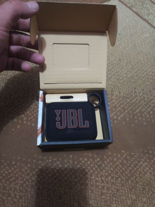 колонки портативной JBL GO 4