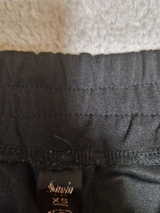 Pantaloni office foarte dragute,material foarte bun