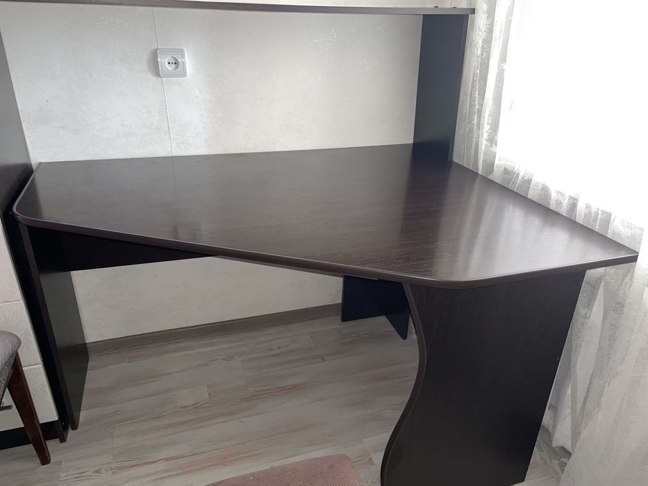 Стол компьютерный