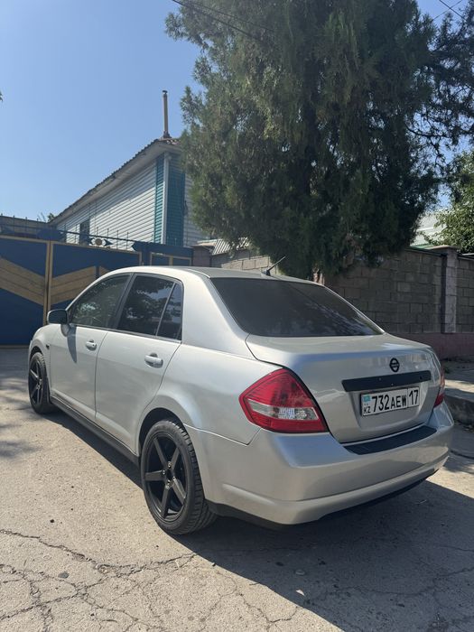 Nissan tiida 2007 1.6 автомат