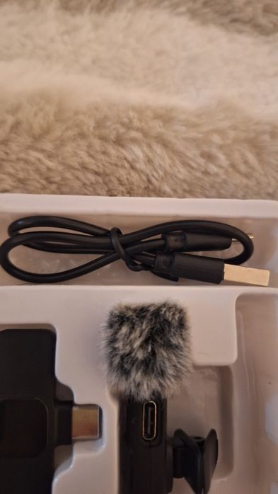 Lavaliera wireless microphone