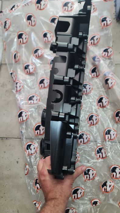 Капак за клапанити N47