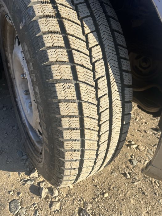 Продам комплект шин