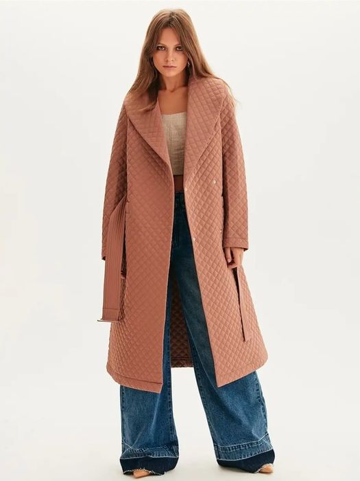 Продам стеганый плащ р46-48 за 20 000тг новый!