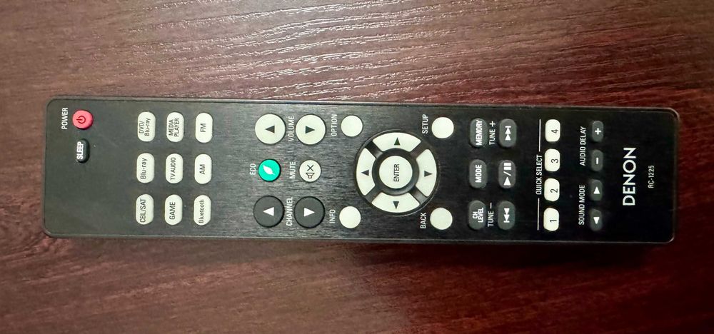 Продавам ресивър Denon AVR-X250BT