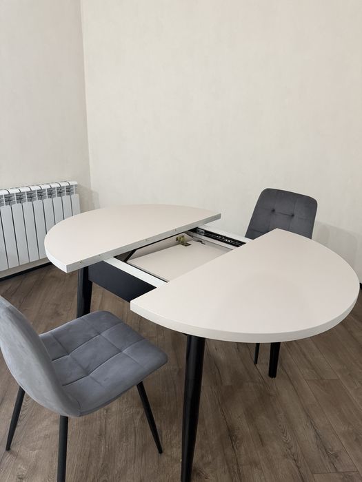 Кухонный обеденный стол