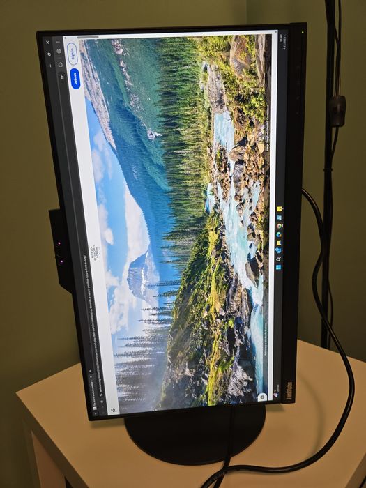 Монитор Lenovo 24 инча T24v-10